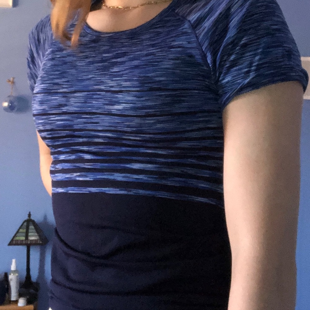 athleta tee-shirt blue and navy